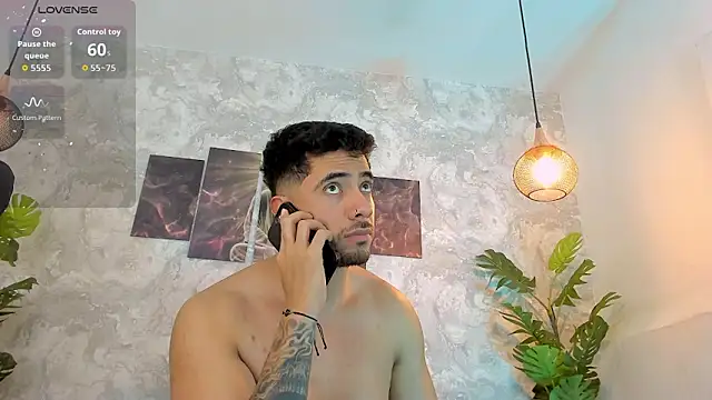 Snapshot of Nate_franco chatting on March 13, 4:52 am Nate franco online show from March 13, 4:52 am