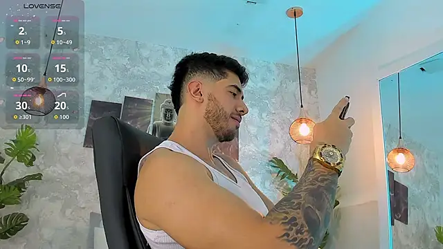 Snapshot of Nate_franco chatting on March 21, 4:39 am Nate franco online show from March 21, 4:39 am