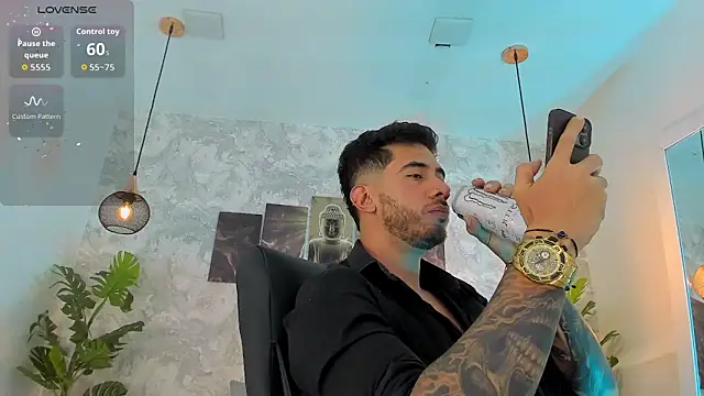 Snapshot of Nate_franco chatting on March 22, 9:34 am Nate franco online show from March 22, 9:34 am