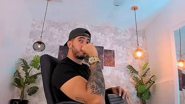 Snapshot of Nate_franco chatting on April 4, 8:23 am Nate franco online show from April 4, 8:23 am