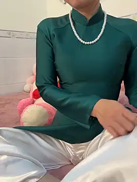    Erin    online show from May 8, 3:56 am