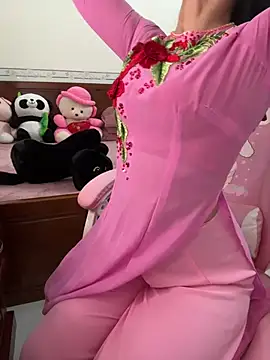    Erin    online show from May 14, 2:51 am
