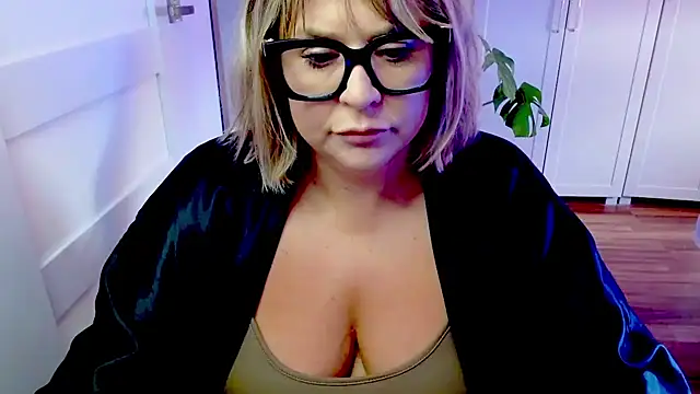 teaseDiana online show from May 6, 5:46 am
