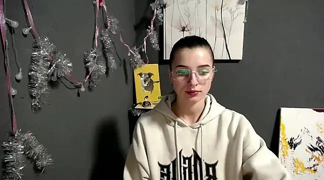 Snapshot of lady_olivia_ chatting on December 19, 1:40 pm lady olivia online show from December 19, 1:40 pm