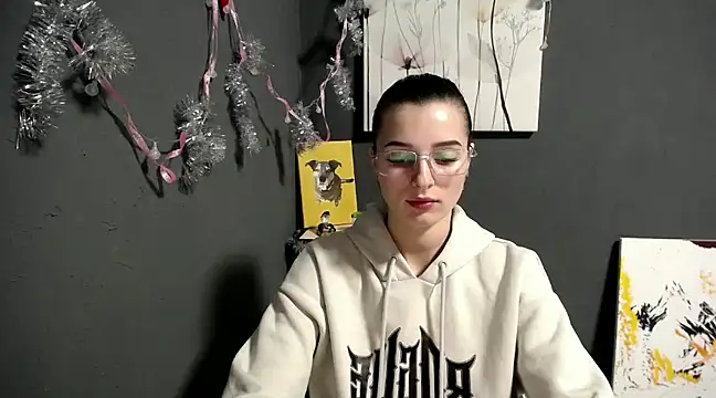 Snapshot of lady_olivia_ chatting on December 19, 8:23 pm lady olivia online show from December 19, 8:23 pm