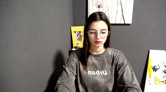 Snapshot of lady_olivia_ chatting on February 17, 1:32 pm lady olivia online show from February 17, 1:32 pm