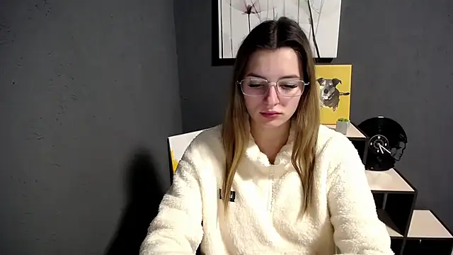 lady olivia  online show from October 27, 1:37 pm