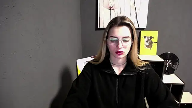 Snapshot of lady_olivia_ chatting on April 6, 1:34 pm lady olivia online show from April 6, 1:34 pm