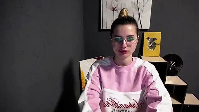Snapshot of lady_olivia_ chatting on April 11, 1:15 pm lady olivia online show from April 11, 1:15 pm