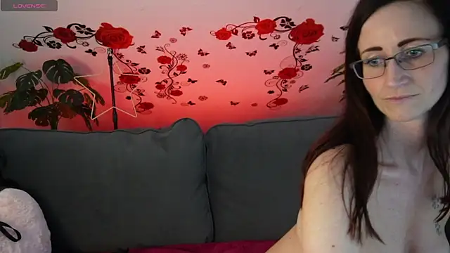NadjaNeah online show from February 21, 4:16 pm
