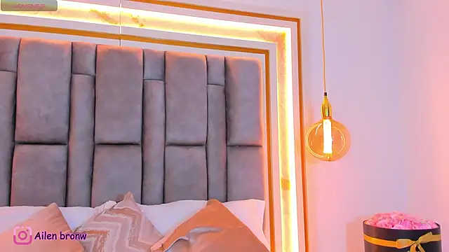 elianabrown online show from October 3, 9:34 pm