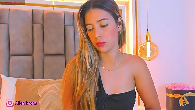 elianabrown online show from November 13, 10:52 pm