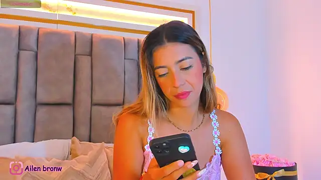 elianabrown online show from November 19, 10:32 pm