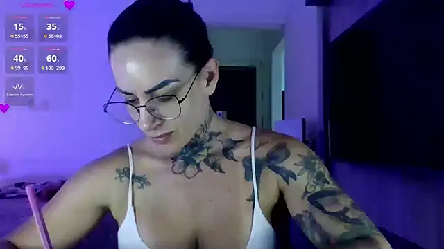 YasmimBrasil online show from October 28, 9:17 pm