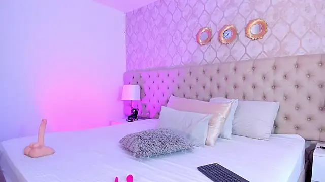 SofieReyes online show from June 19, 1:37 pm