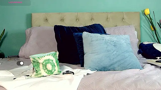 Snapshot of yanella_fire chatting on March 8, 11:25 am yanella fire online show from March 8, 11:25 am