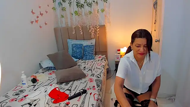 kataleyarios01 online show from January 14, 4:57 am