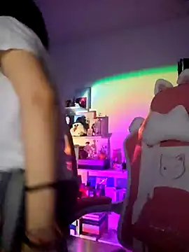 Snapshot of azumiichan chatting on March 1, 2:15 am azumiichan online show from March 1, 2:15 am