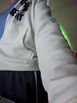 Snapshot of azumiichan chatting on October 2, 12:17 am azumiichan online show from October 2, 12:17 am