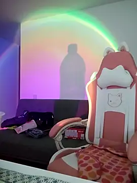 Snapshot of azumiichan chatting on October 11, 12:10 am azumiichan online show from October 11, 12:10 am