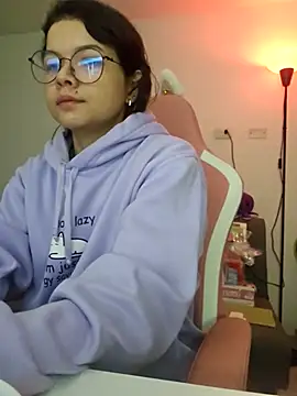 Snapshot of azumiichan chatting on March 19, 12:14 am azumiichan online show from March 19, 12:14 am