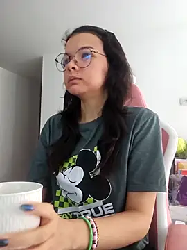 Snapshot of azumiichan chatting on March 27, 2:28 pm azumiichan online show from March 27, 2:28 pm