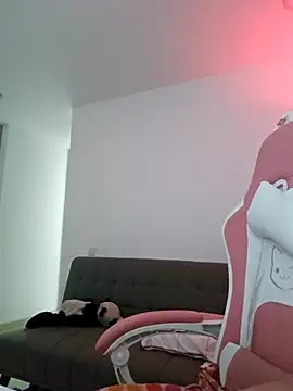 Snapshot of azumiichan chatting on March 29, 12:10 am azumiichan online show from March 29, 12:10 am