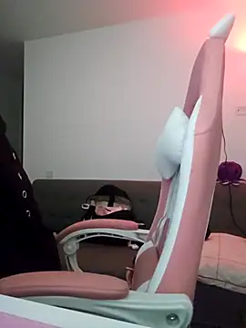 Snapshot of azumiichan chatting on March 31, 12:01 am azumiichan online show from March 31, 12:01 am