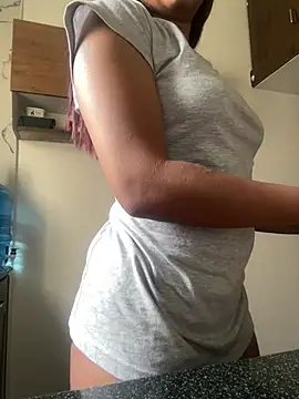 Snapshot of Soniya_776 chatting on June 21, 10:18 am Soniya 776 online show from June 21, 10:18 am