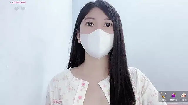 tanhxiu online show from November 15, 1:51 pm