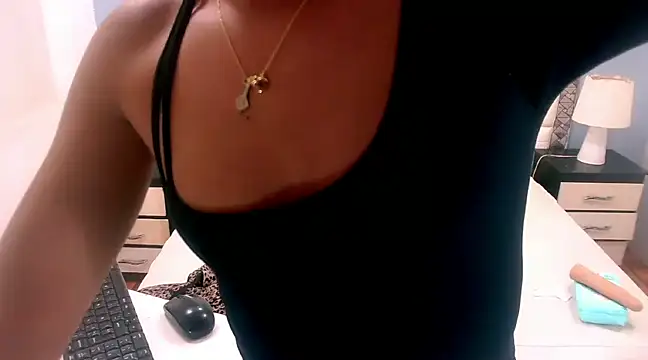 meghanSusexx online show from February 18, 9:09 pm