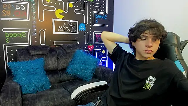 Snapshot of Luke_Howland chatting on December 2, 8:22 pm Luke Howland online show from December 2, 8:22 pm