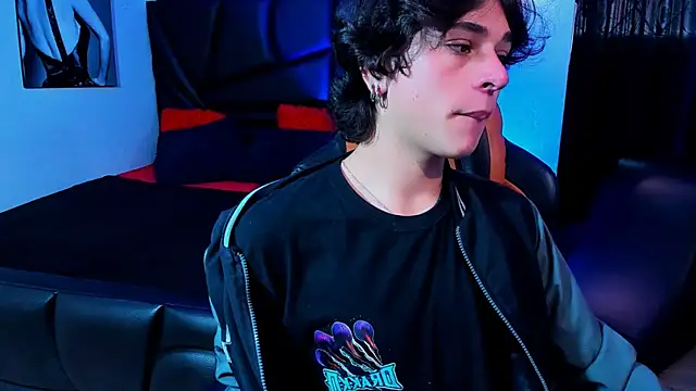 Snapshot of Luke_Howland chatting on January 28, 8:15 pm Luke Howland online show from January 28, 8:15 pm