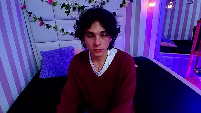 Snapshot of Luke_Howland chatting on January 30, 12:07 am Luke Howland online show from January 30, 12:07 am