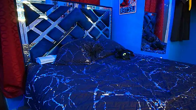 Snapshot of Luke_Howland chatting on February 11, 12:49 am Luke Howland online show from February 11, 12:49 am