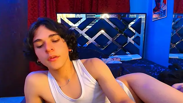 Snapshot of Luke_Howland chatting on February 25, 4:35 am Luke Howland online show from February 25, 4:35 am