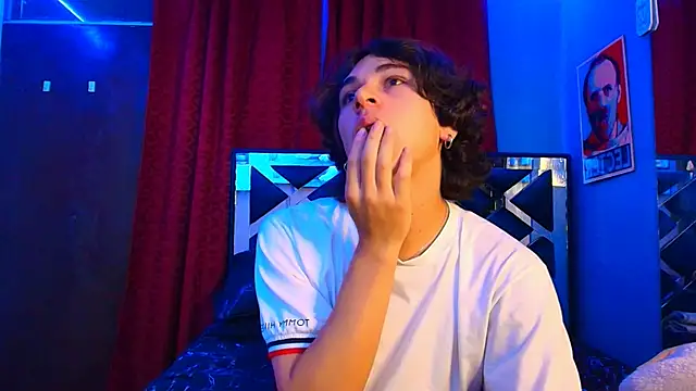 Snapshot of Luke_Howland chatting on February 26, 3:53 am Luke Howland online show from February 26, 3:53 am