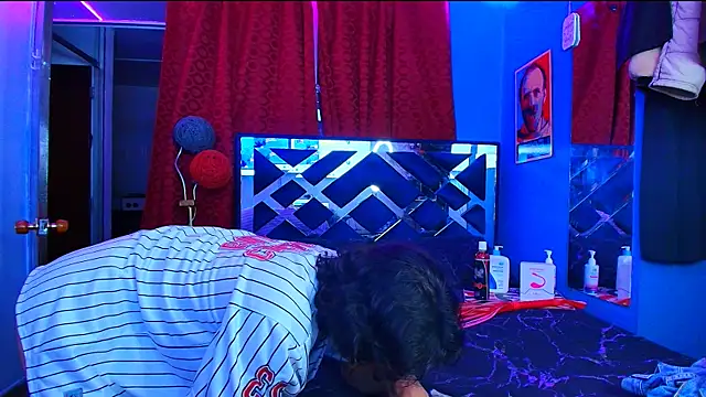 Snapshot of Luke_Howland chatting on March 1, 3:32 am Luke Howland online show from March 1, 3:32 am