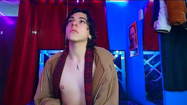 Snapshot of Luke_Howland chatting on March 4, 8:27 pm Luke Howland online show from March 4, 8:27 pm