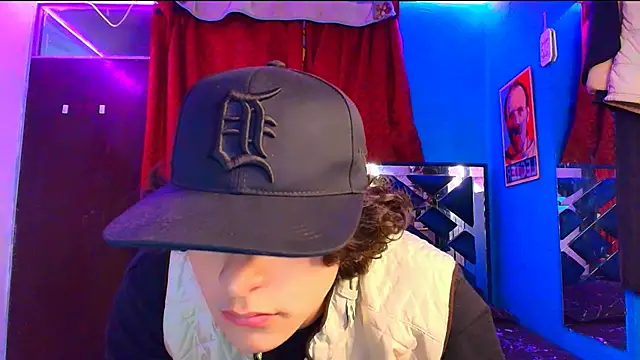 Snapshot of Luke_Howland chatting on March 8, 4:45 am Luke Howland online show from March 8, 4:45 am