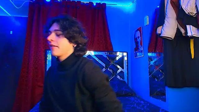 Snapshot of Luke_Howland chatting on March 10, 9:40 pm Luke Howland online show from March 10, 9:40 pm