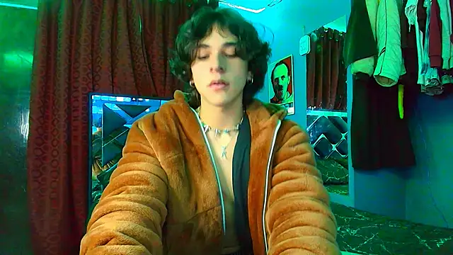 Snapshot of Luke_Howland chatting on March 14, 10:05 pm Luke Howland online show from March 14, 10:05 pm