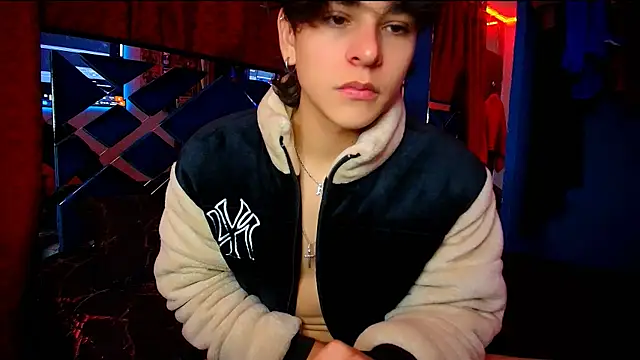 Snapshot of Luke_Howland chatting on September 13, 12:32 am Luke Howland online show from September 13, 12:32 am