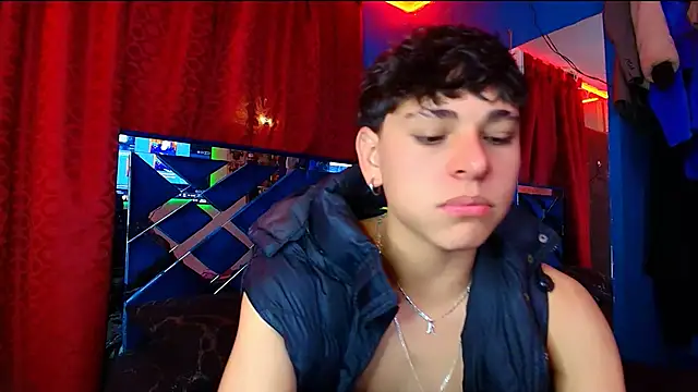 Snapshot of Luke_Howland chatting on September 18, 11:51 pm Luke Howland online show from September 18, 11:51 pm