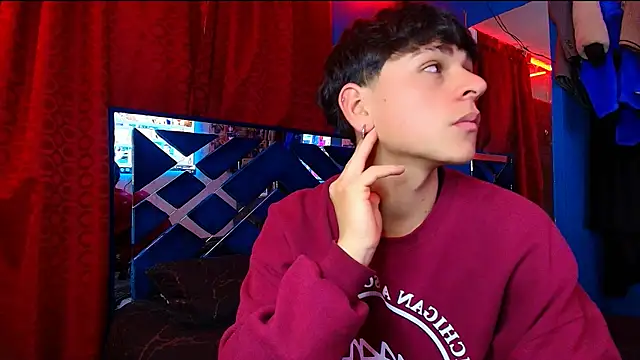 Snapshot of Luke_Howland chatting on September 22, 10:12 pm Luke Howland online show from September 22, 10:12 pm