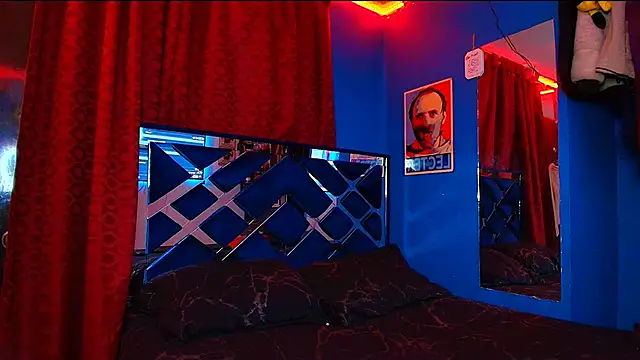 Snapshot of Luke_Howland chatting on October 15, 2:01 am Luke Howland online show from October 15, 2:01 am