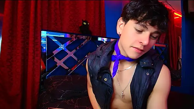 Snapshot of Luke_Howland chatting on October 17, 12:01 am Luke Howland online show from October 17, 12:01 am