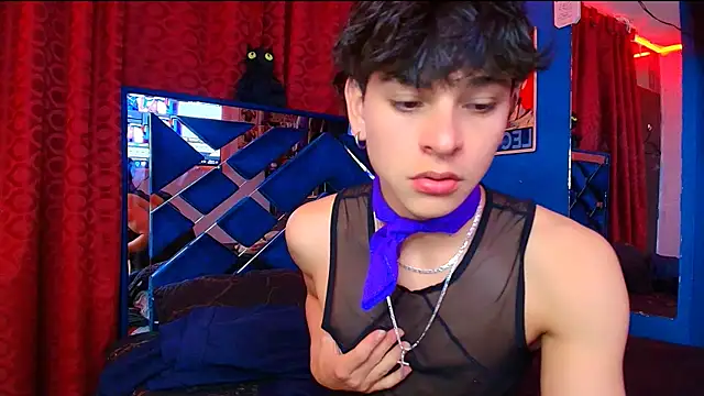 Snapshot of Luke_Howland chatting on October 17, 11:40 pm Luke Howland online show from October 17, 11:40 pm