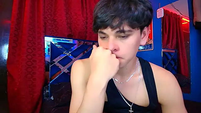 Snapshot of Luke_Howland chatting on October 28, 12:14 am Luke Howland online show from October 28, 12:14 am