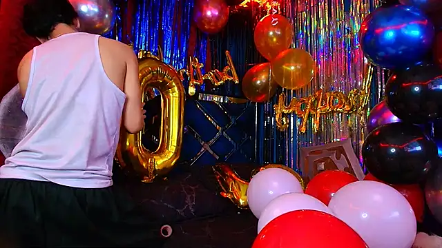 Luke Howland online show from November 8, 1:28 am